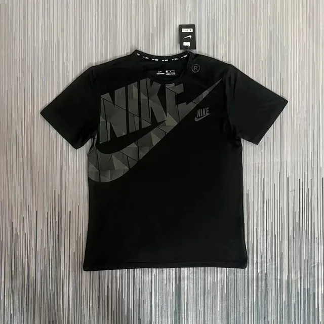 Nike Graphic Tee