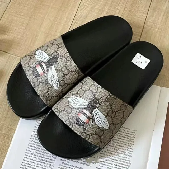 Gucci Bee Slide GG Supreme with Bee Print