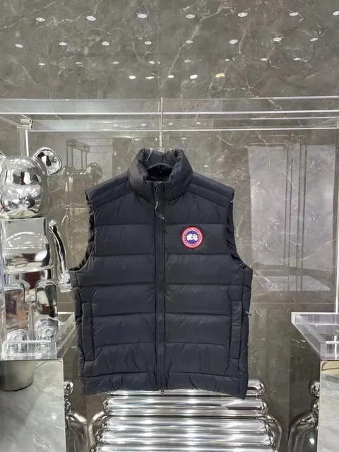 Canada Goose Puffer Vest Classic Fit
