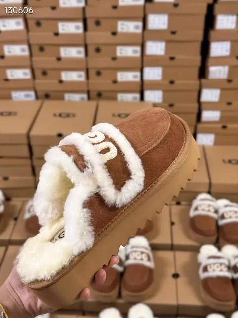 UGG Platform Slipper