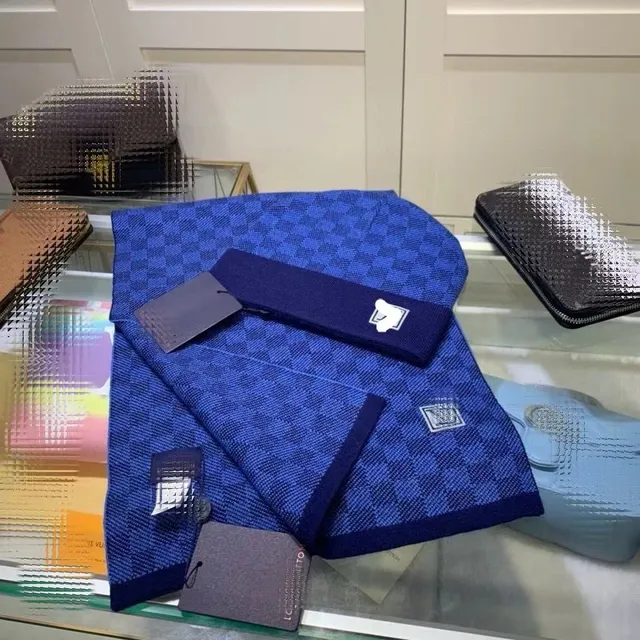 L蓝色格子套装