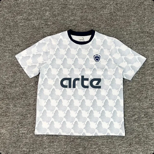 Arte Antwerp Graphic Tee Butterfly Print