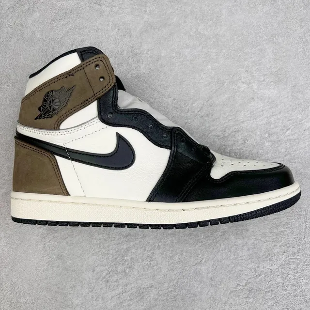 AJ1黑摩卡小倒钩 555088-105