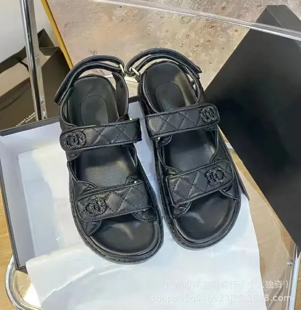 黑色黑扣