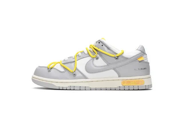 Nike × Off-White Dunk Low