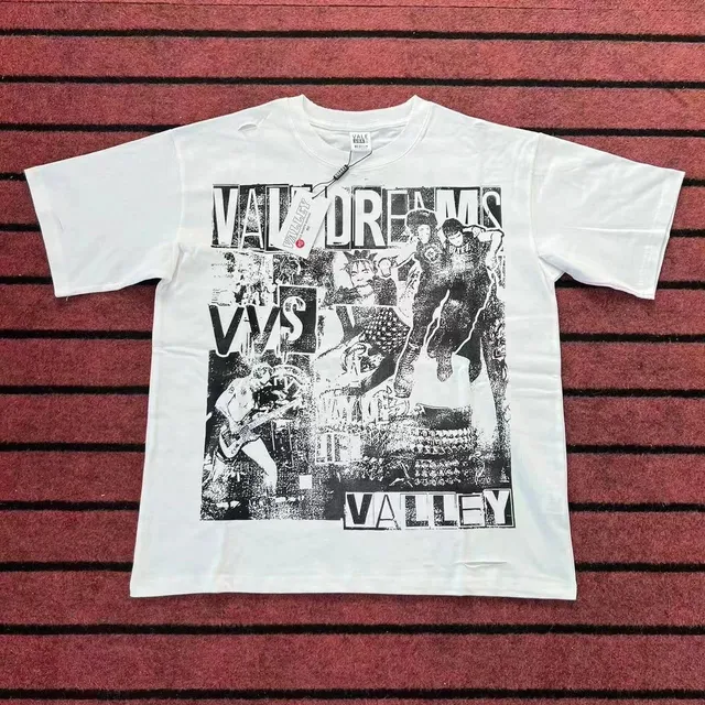 Graphic Tee Valley Dreams Print