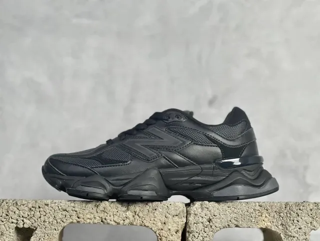 NB U9060NRI黑色皮面