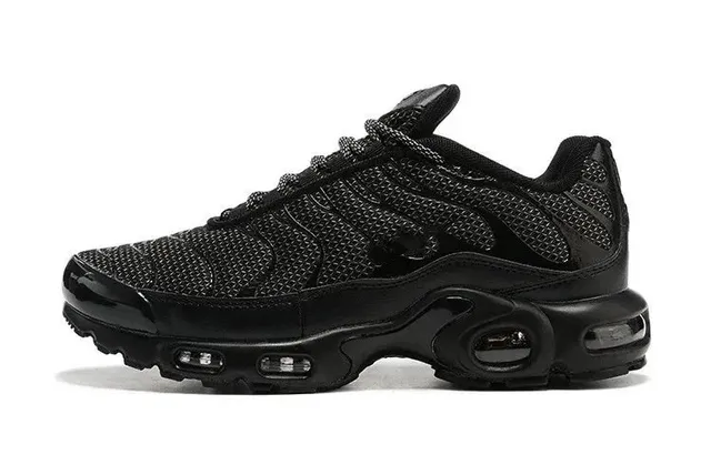 Nike Air Max Plus Triple Black