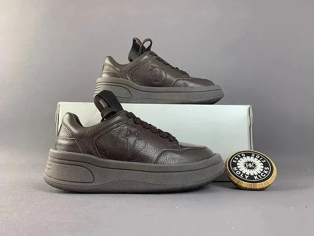 Converse Chuck Taylor All Star Monochrome Platform