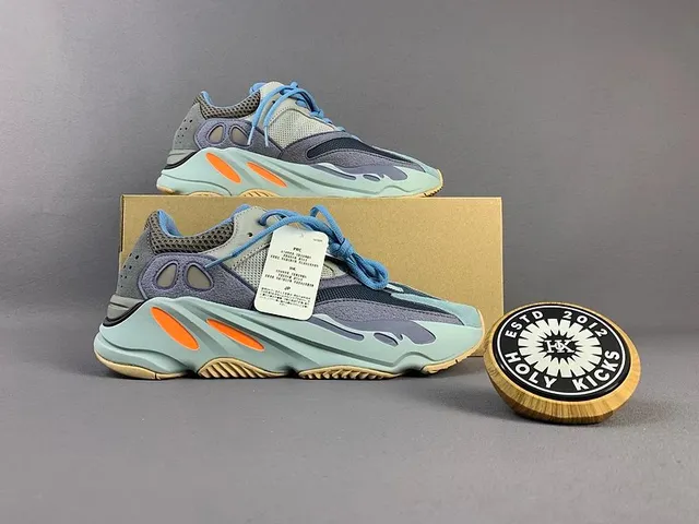 Yeezy 700 Wave Runner