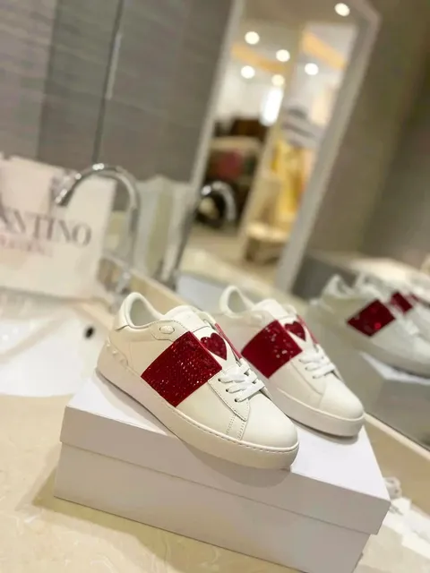 Valentino Rockstud Sneaker Glitter Heart