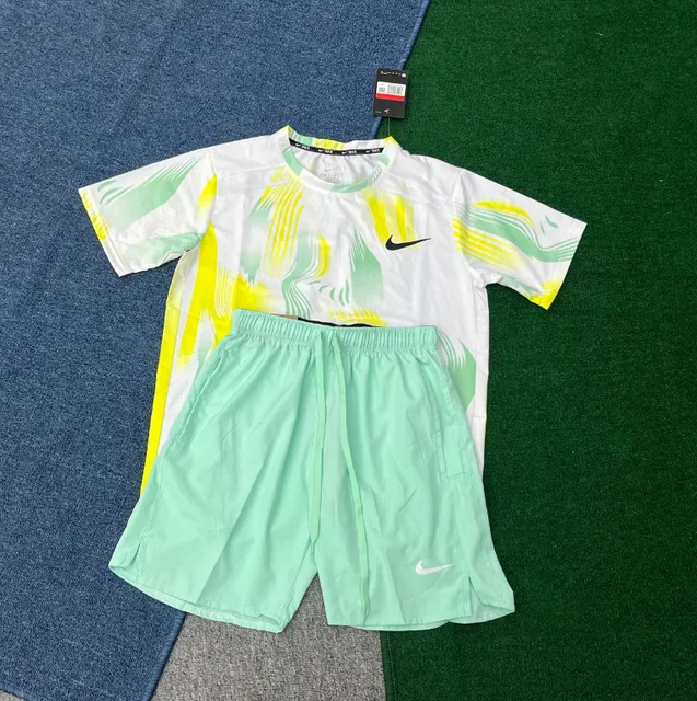 Nike Sportswear Set Wave Print