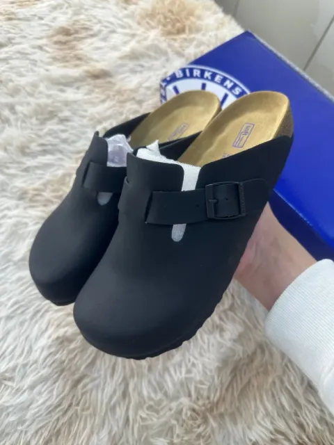 Leather matte black