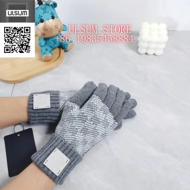 Louis Vuitton Knit Gloves Houndstooth