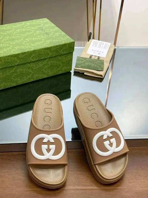 Gucci GG Marmont Slide Double G Logo