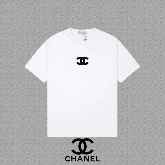 Chanel T-Shirt CC Logo