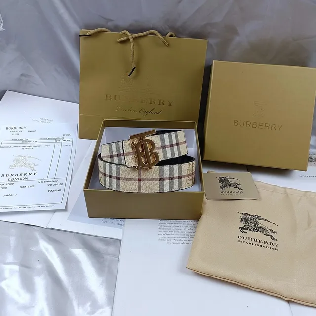 Burberry Reversible Leather Strap Nova Check