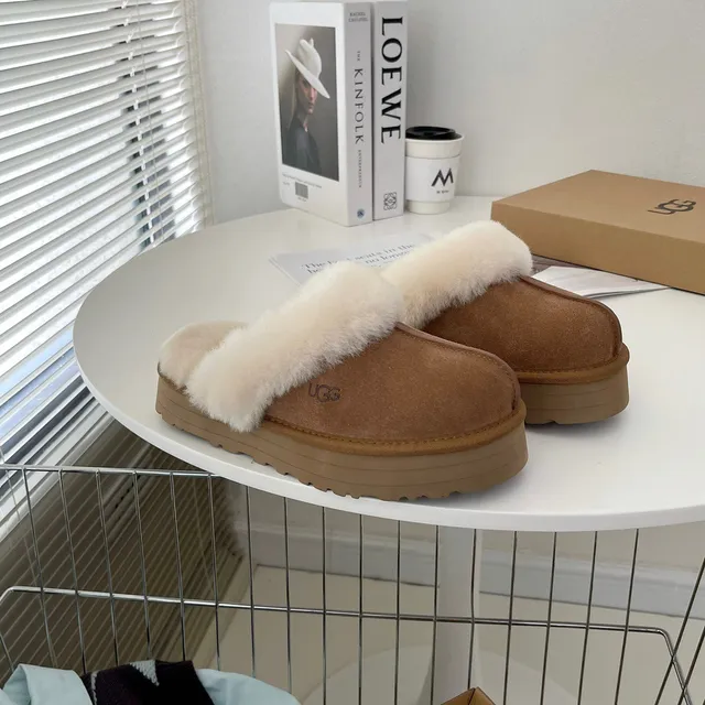 UGG sandals slippers