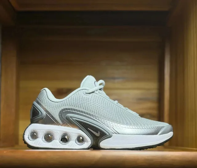 Nike Air Max Plus Silver Bullet