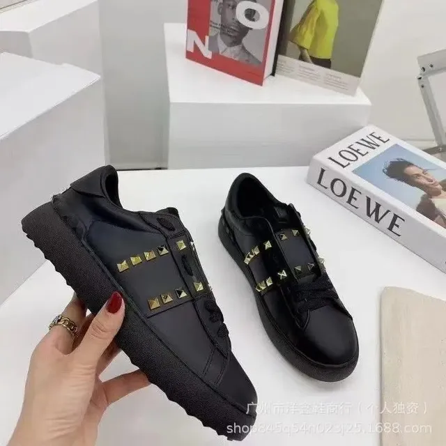 黑色金钉