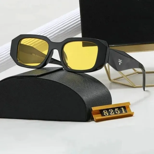 PRADA 金色