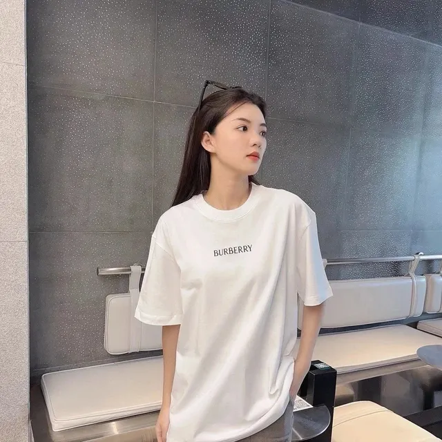 Burberry Logo T-Shirt Embroidered Logo