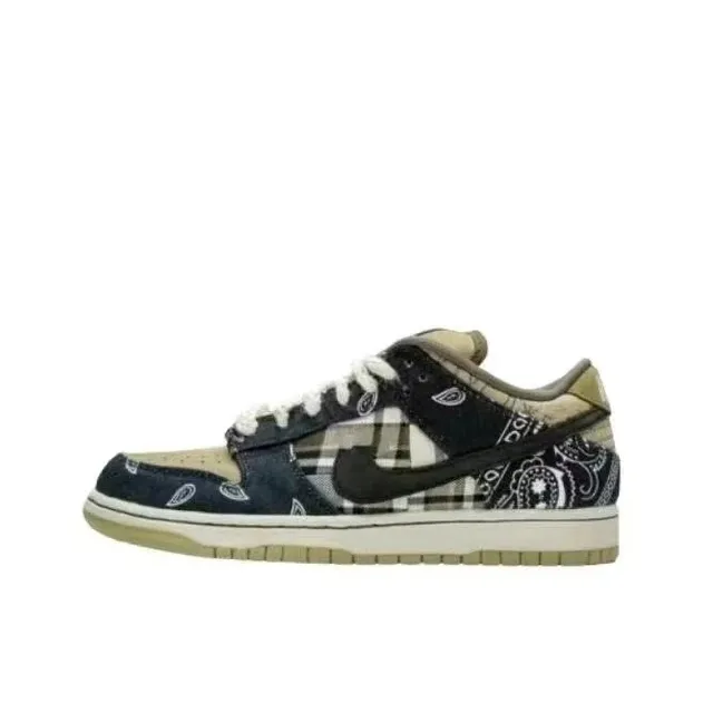 Nike × Supreme Dunk Low Bandana Plaid