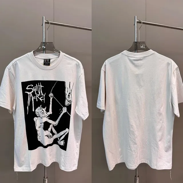 Graphic T-Shirt Saint Mercy Print