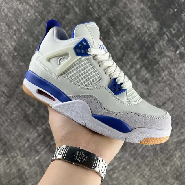 Air Jordan 4