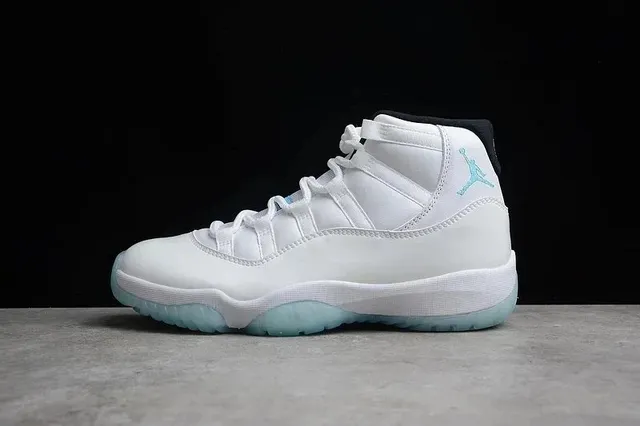 Air Jordan 11 Concord