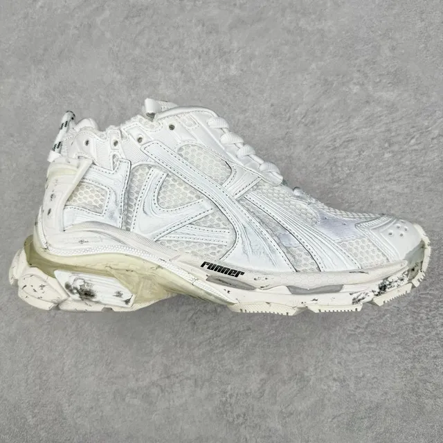 Runner Distressed White