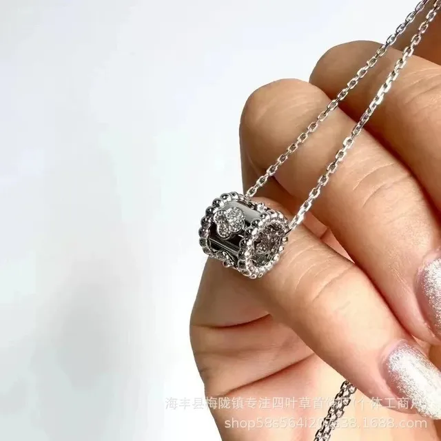 Van Cleef & Arpels Alhambra Pendant Four-Leaf Clover