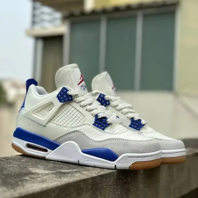 Air Jordan 4 Military Blue