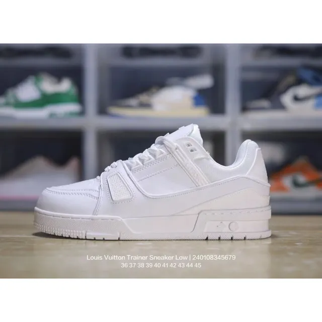 Louis Vuitton Trainer Sneaker Low Triple White