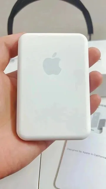 Apple AirPods Charging Case White