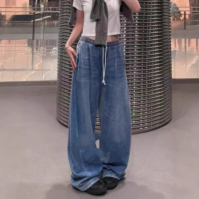 蓝色