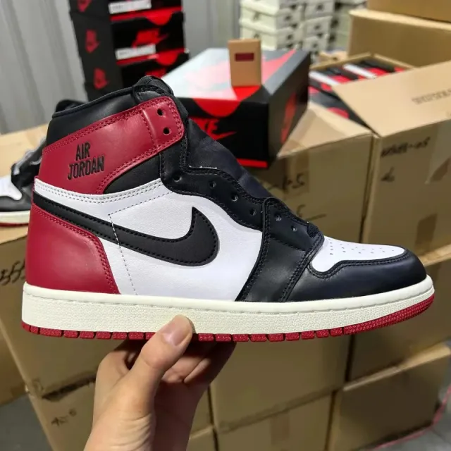 Air Jordan 1 High Chicago