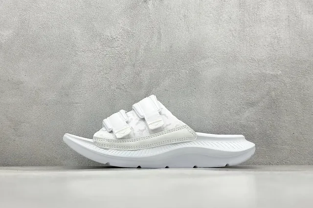 HOKA(10)
