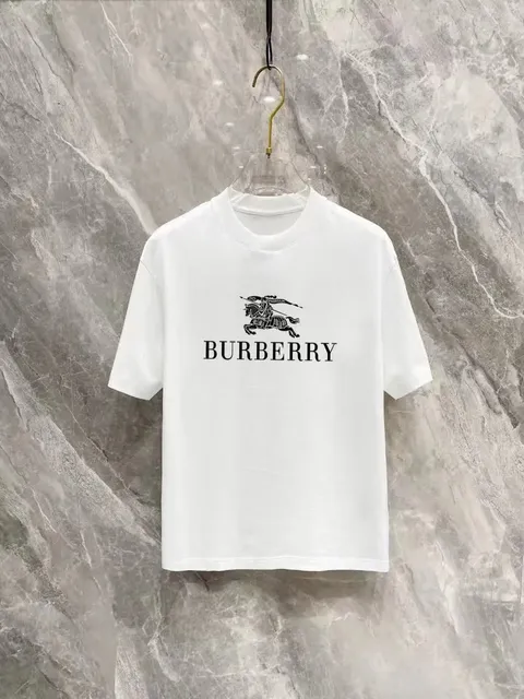 Burberry Logo T-Shirt Equestrian Knight Print