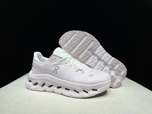On Cloudmonster Triple White