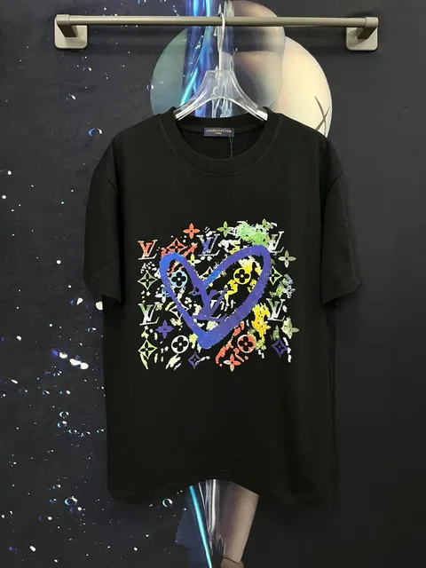 Louis Vuitton T-Shirt Multicolor Monogram Heart Print