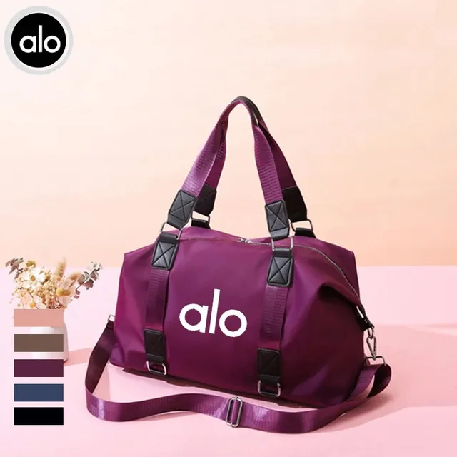 Alo Yoga Duffel Bag Logo Print