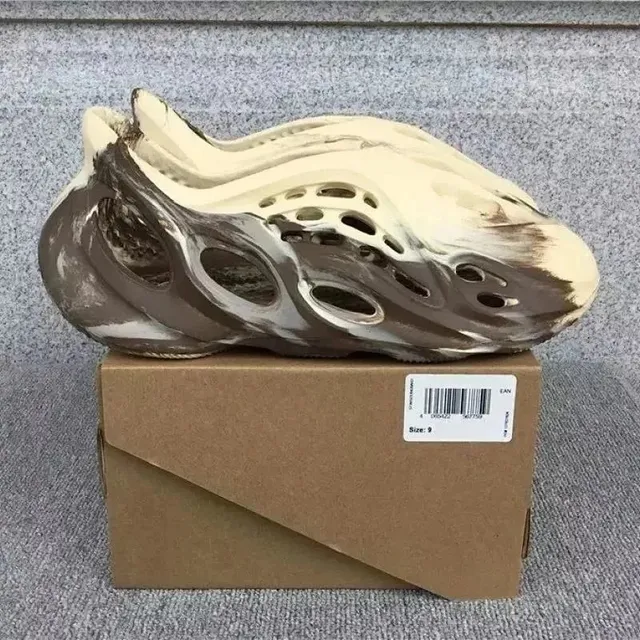 Yeezy Foam Runner Desert Sand