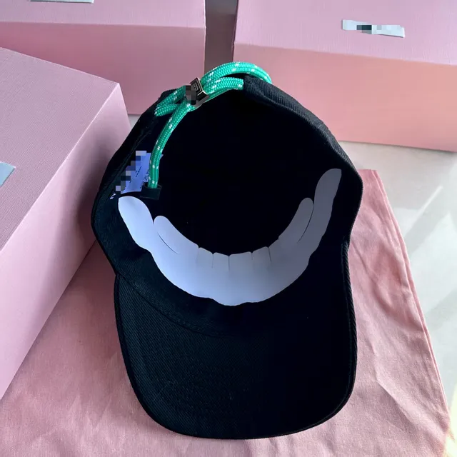 Supreme Snapback Cap Teeth Logo