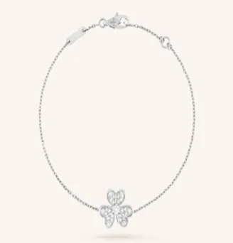 Van Cleef & Arpels Alhambra Bracelet Four-Leaf Clover with Diamonds