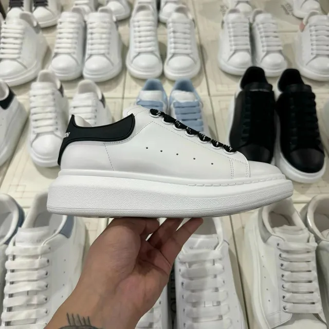 Alexander McQueen Sneaker White with Black Tab