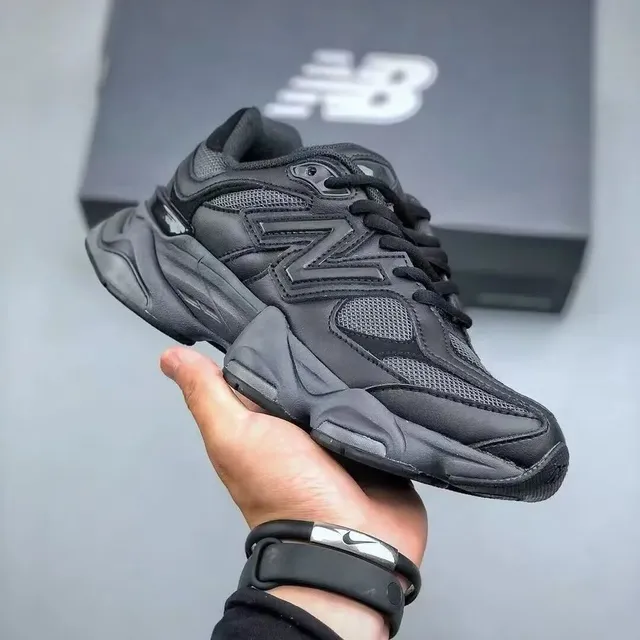 New Balance 9060 Triple Black
