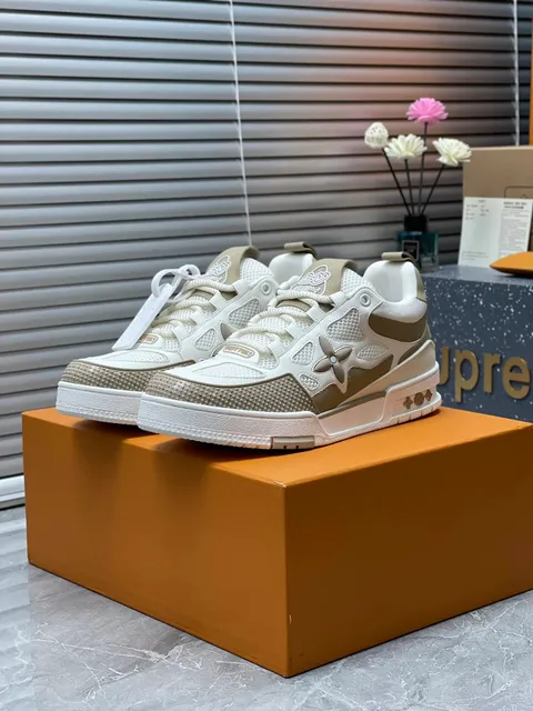 Louis Vuitton LV Trainer Monogram Flower