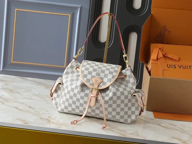 Louis Vuitton Neverfull MM Damier Azur