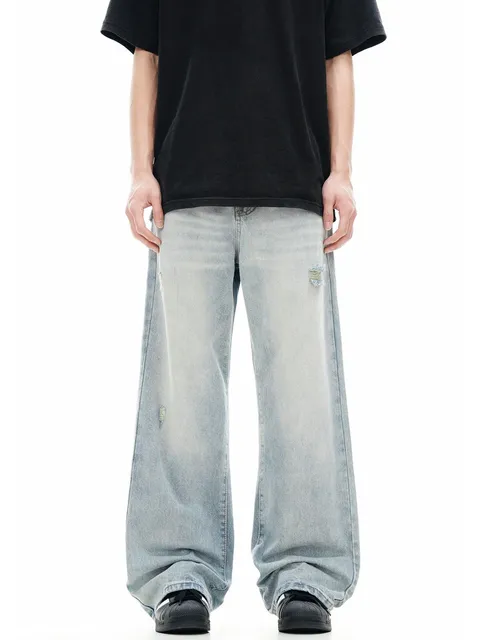 Levi's Wide-Leg Jeans Light Wash Distressed